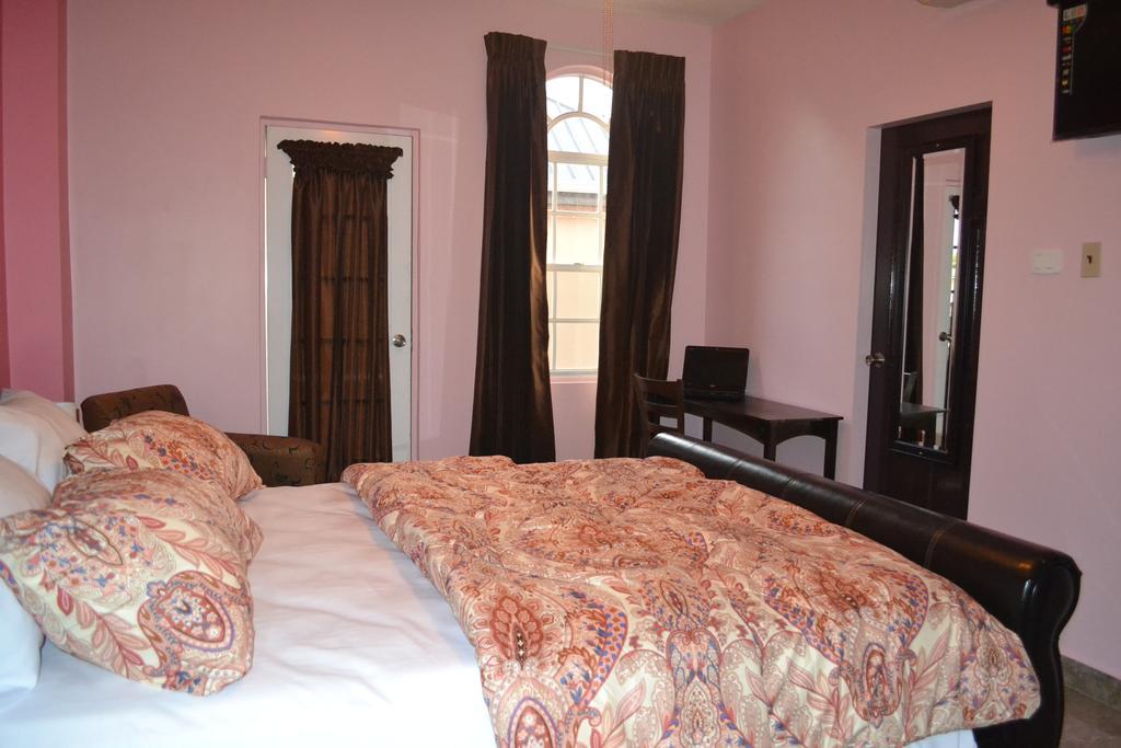 Montecristo Inn Piarco Εξωτερικό φωτογραφία