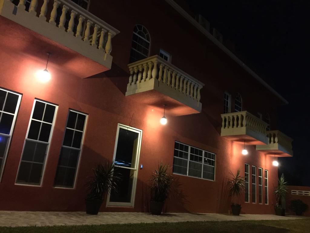 Montecristo Inn Piarco Εξωτερικό φωτογραφία